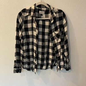 Checkered, black and white, by universal threads